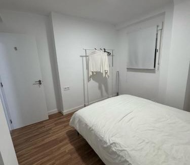 Perchel Norte House | Apartamento de habitaciones privadas en el centro de Málaga