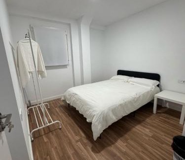 Perchel Norte House | Apartamento de habitaciones privadas en el centro de Málaga