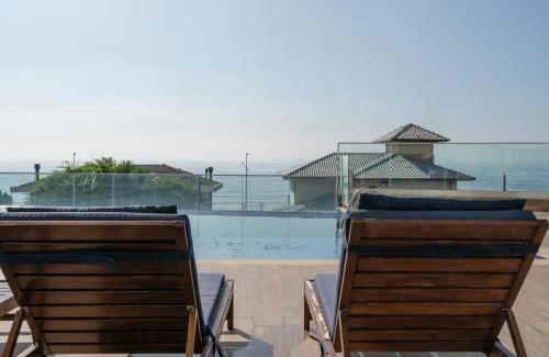 Itacolomi Apartment | Apartamento em condomínio HOME CLUB, ar-condicionado, cozinha completa, PISCINA e JACUZZI aquecida, SAUNA, ACADEMIA, quadra de esportes playground infantil, salão de jogos a 40m da PRAIA e 15min do Beto Carreiro