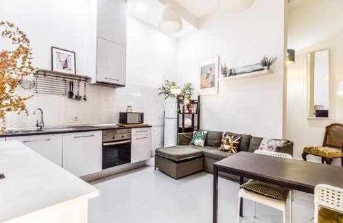 Embajadores Apartment | apartamento en lavapies de estilo industrial para 5 personas