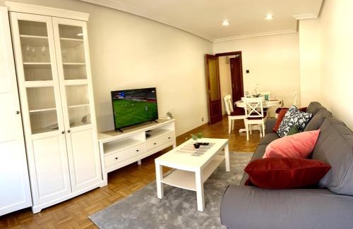 La Corredoria y Ventanielles Apartment | Apartamento Europa CentriC Parking Gratis