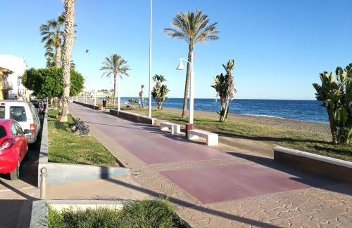 La Cala del Moral Apartment | APARTAMENTO JUNTO AL MAR