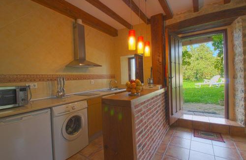 Suances Apartment | Apartamento La Ermita con jardín
