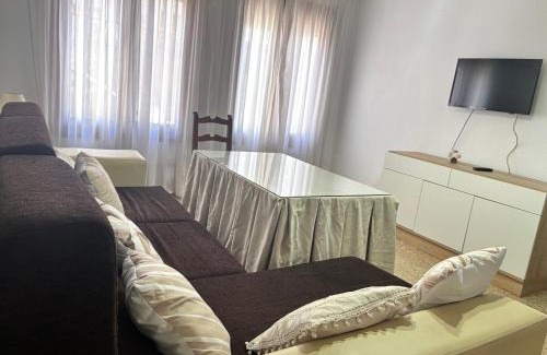 Montoro Apartment | Apartamento luminoso con patio privado junto a la Plaza de Toros de Montoro