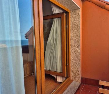 Malpica de Bergantinos Apartment | Apartamento Mar y Rocas