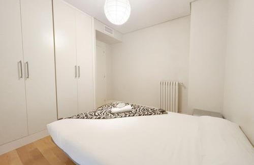 Puerta del Angel Apartment | Apartamento moderno, buena zona