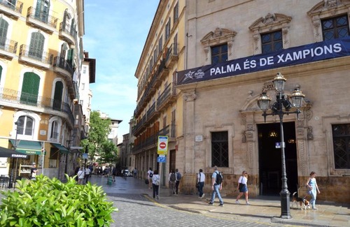 Cort Apartment | Apartamento Plaza Eulalia
