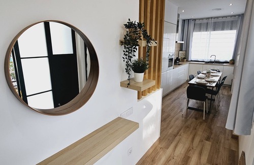 Badalona Apartment | Apartamento Premium Ideal Familias y Grupos muy Cerca de Barcelona