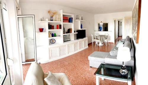 Roquetas de Mar Apartment | Apartamento Roquetas de Mar Urbanización, 2 dormitorios, Gran Terraza con vista al mar, wi-fi, parking y piscina