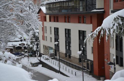 Pradollano Apartment | Apartamentos Gorbea Suites