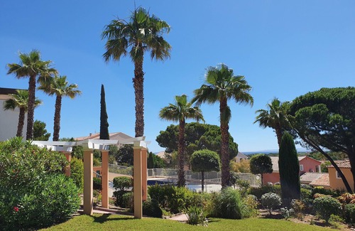 Giens Apartment | Apartement * 4 people , Residence's swimming pool -Presqu ile de Giens HYERES
