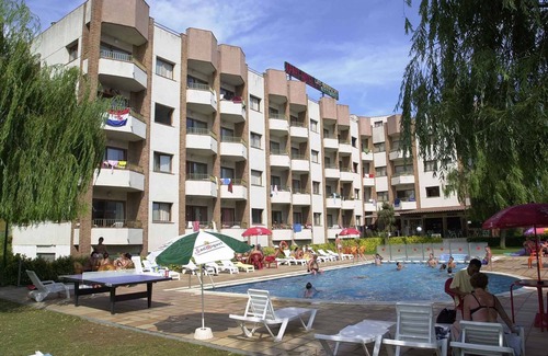 Lloret de Mar Condo | Apartement mit Pool und Balkon