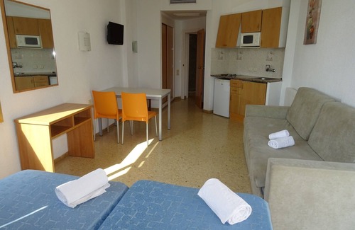 Lloret de Mar Condo | Apartement with pool and air conditioning
