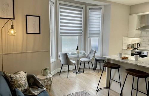 Mill Road Apartment | Aparthotel for 4 guests in Central Cambridge