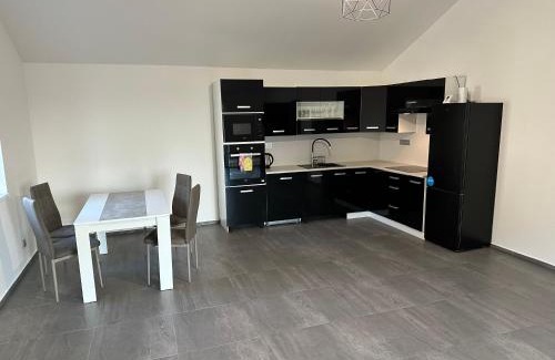 Nedvezi u Rican Apartment | Apartmán byt 75m2 klid příroda pro rodinu