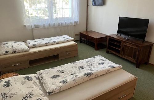 Zlonice Apartment | Apartmán se společným bazénem Zlonice