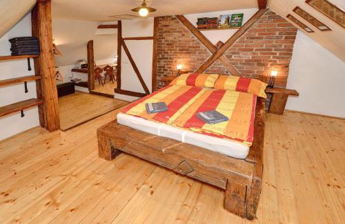 Prachatice Apartment | Apartmán u Brány