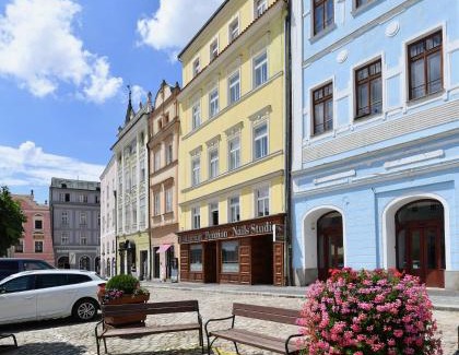 Jindrichuv Hradec Apartment | Apartmány Na Náměstí 85