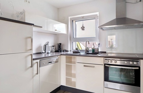 Bahlingen Apartment | Apartment 'Ferienwohnung Schmidt' with Wi-Fi