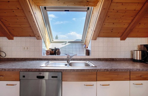 Wolpadingen Apartment | Apartment 'Schlafen Unterm Sternenzelt' with Shared Terrace and Wi-Fi