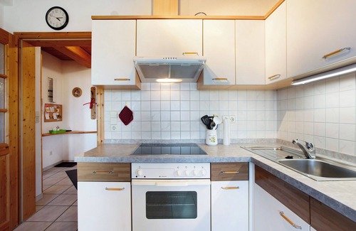 Wolpadingen Apartment | Apartment 'Ferienwohnung Süd' with Shared Terrace, Balcony and Wi-Fi