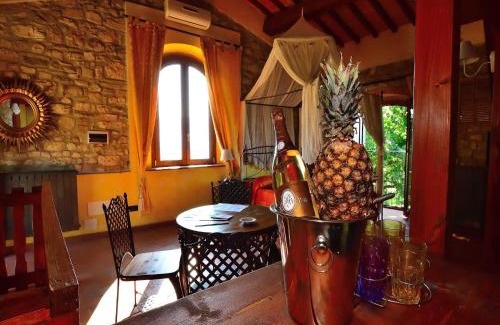 Rignano sull'Arno House | Apartment with pool, Rignano