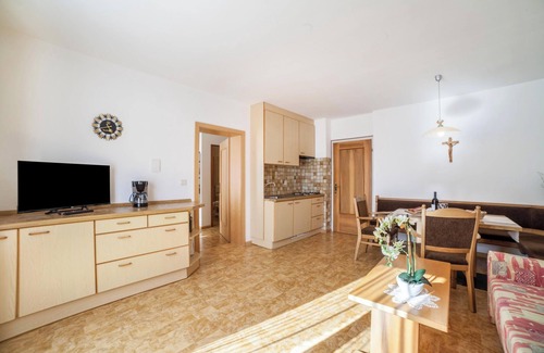 San Leonardo in Passiria Apartment | Apartment 'Residence Pichler 2' with Mountain View, Balcony & Wi-Fi
