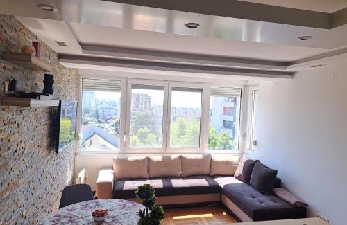 Mladenovac Apartment | Apartman Centar V