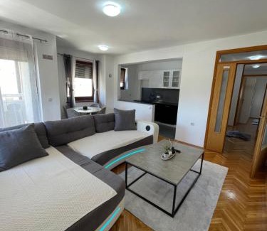 Canton 10 Apartment | Apartman Deja vu