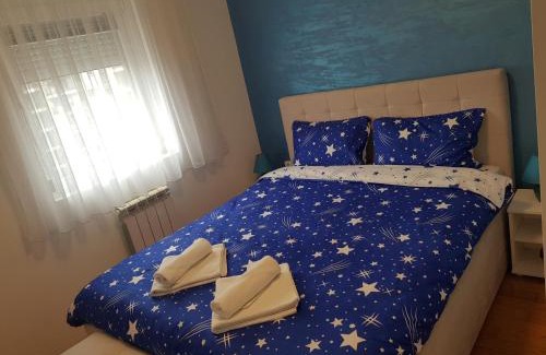 Kraljevo Apartment | Apartman KEJ BLUE free parking