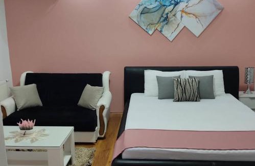 Sombor Apartment | Apartman Maja
