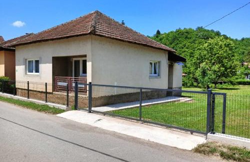 Kulen Vakuf Apartment | Apartman Orijent