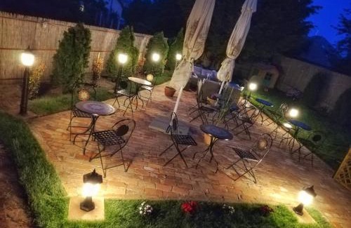 Erd Apartment | Apartman Poirot Balcony