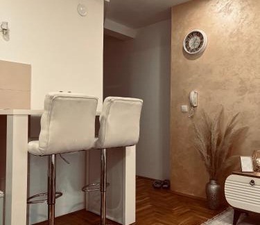 Kraljevo Apartment | Apartman Puket