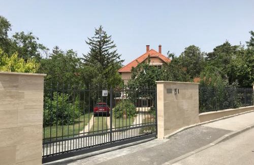 Balatonfured Apartment | Apartman Villa Magdalena