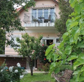 Balatonfured Apartment | Apartman Villa Magdalena