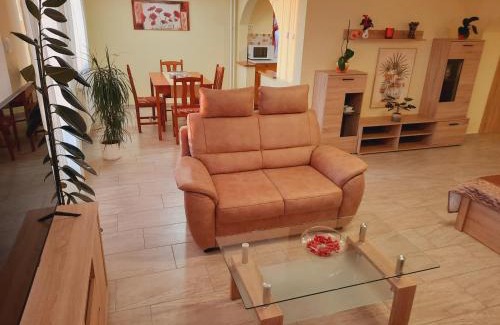 Heviz Apartment | Apartmanház King