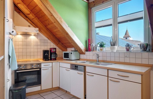 Endingen am Kaiserstuhl Apartment | Apartment 'Ferienwohnung Fliegerhorst' with Wi-Fi