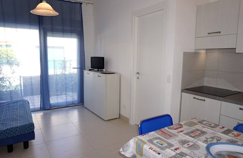 Porto Santa Margherita Apartment | Apartment with private garden