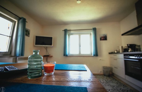 Grainau Apartment | Apartment Hochalm at 1705m, at the foot of the Alpspitze (no access by car)