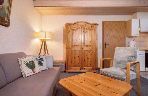 Immenstaad am Bodensee Apartment | Apartment 'Wohnung Boskoop' with Shared Terrace, Shared Garden and Wi-Fi