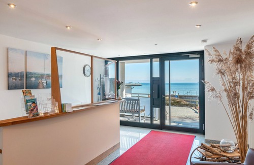 Immenstaad am Bodensee Apartment | Apartment 'Typ A2 2 Obergeschoss Nummer 13' with Shared Terrace, Shared Garden and Wi-Fi
