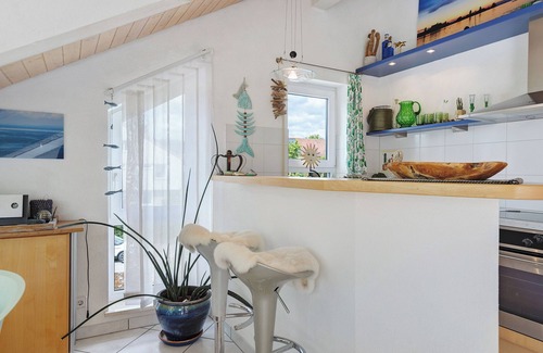 Radolfzell am Bodensee Apartment | Apartment 'Seeoase' with Balcony and Wi-Fi