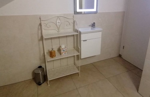 Leiselheim Apartment | Apartment Traube, 45sqm, 1 bedroom, max. 2 adults and 2 children