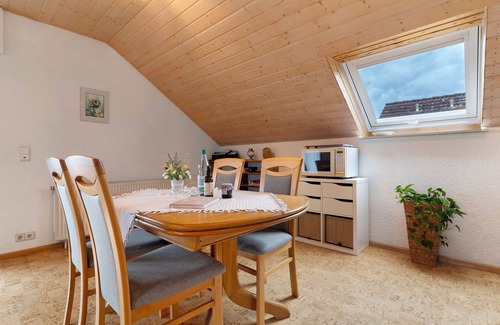 Sasbach am Kaiserstuhl Apartment | Apartment 'Schillinger' with Balcony and Wi-Fi