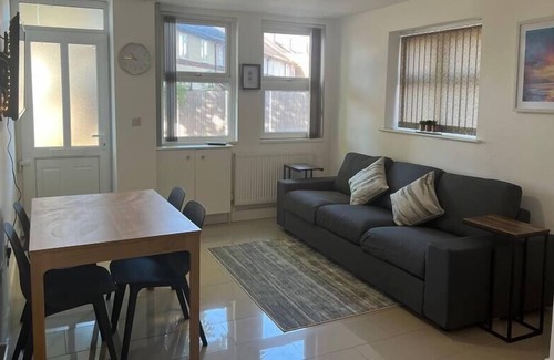 Loughborough Apartment | Apartment 1 Meadow Lane