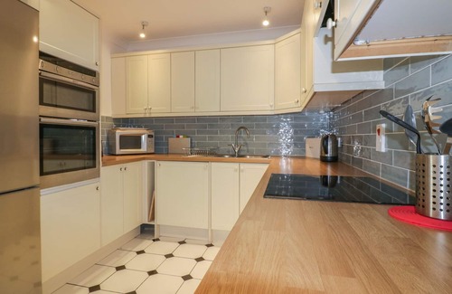 St. Agnes Apartment | APARTMENT 1, TREARREN, family friendly, with a garden in St Agnes