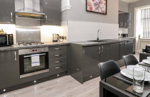 Wakefield Apartment | Apartment 10, 18 SJN