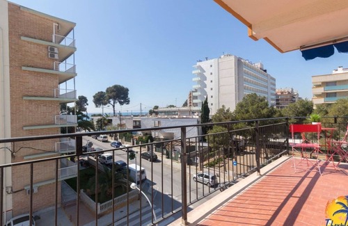 Salou City Centre Apartment | Apartment 10 pax located about 50mts. From the beach Capellans of Salou.