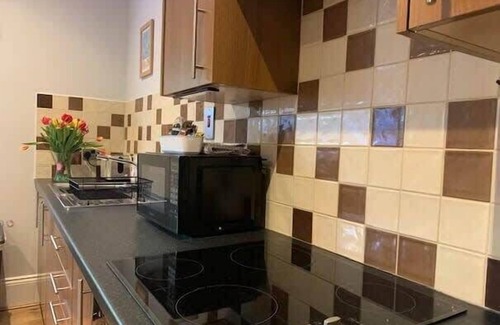 Muston House | Apartment 16, The Moorings - Ground Floor Apartment, Moments from beach